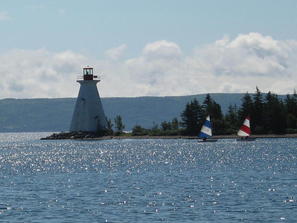 Dunlop Inn Baddeck Inlet Eksteriør billede