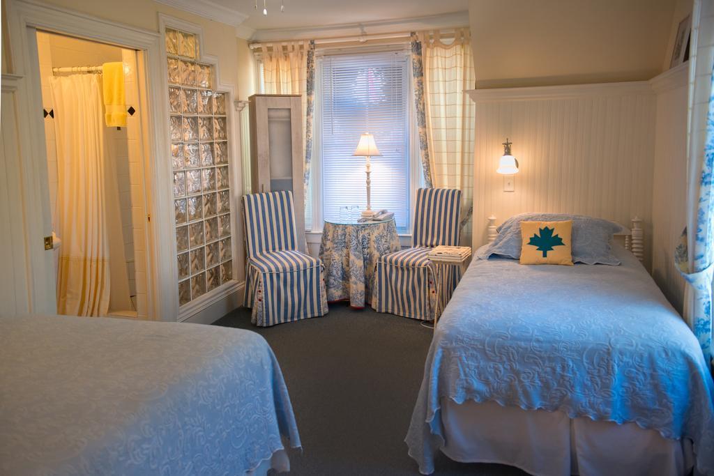 Dunlop Inn Baddeck Inlet Eksteriør billede